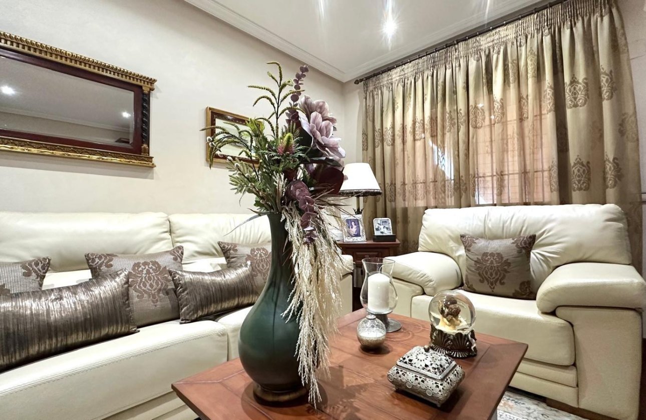 Resale - Town House -
Torrevieja - La Siesta