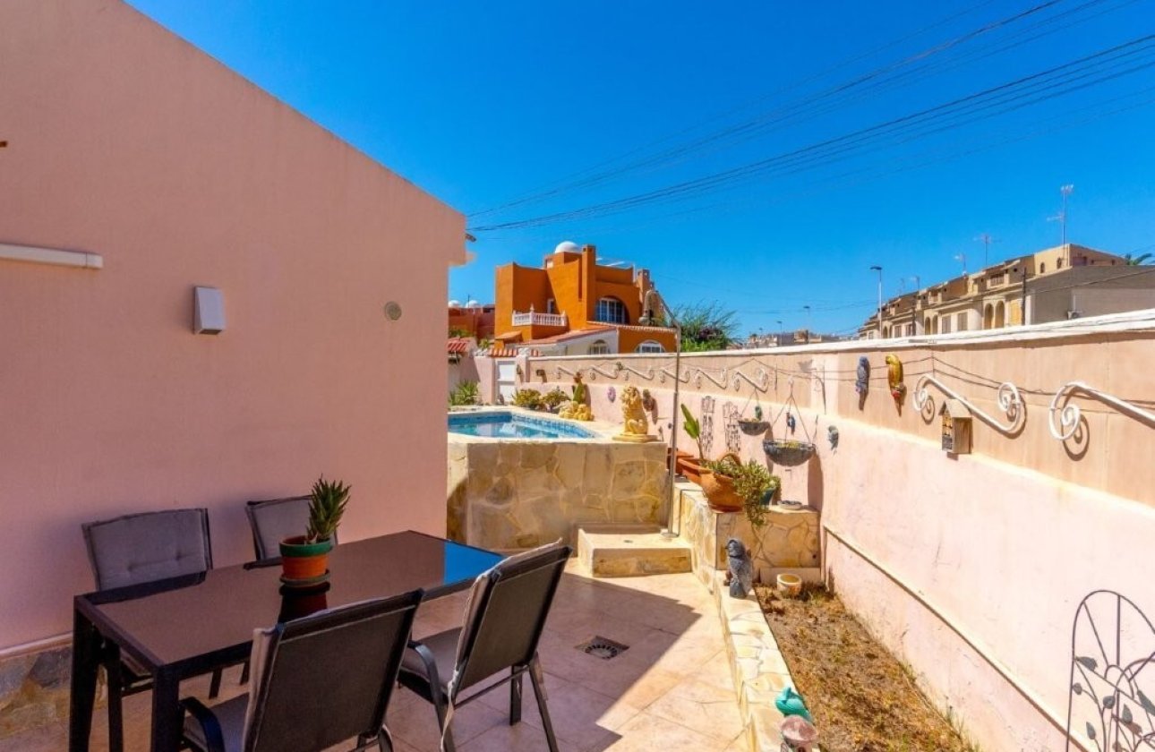 Resale - Town House -
Torrevieja - Los Frutales/ La Rosaleda
