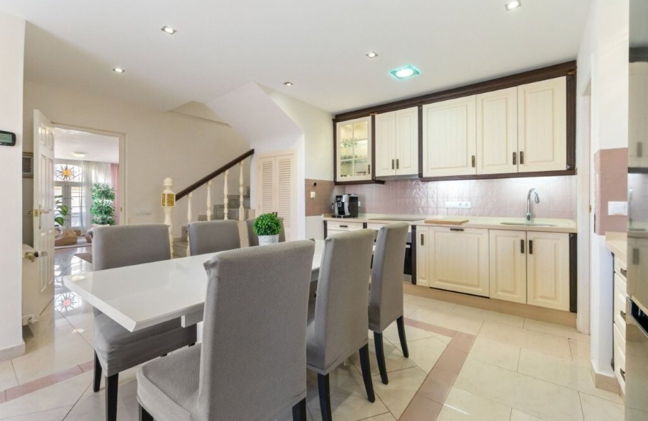 Resale - Town House -
Torrevieja - Los Frutales/ La Rosaleda