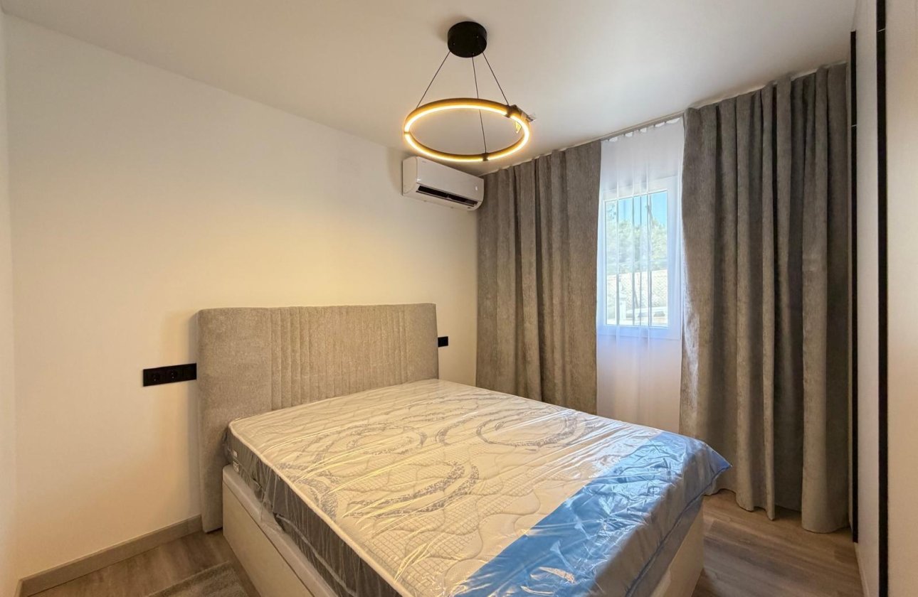 Resale - Town House -
Torrevieja - Miramar - Torre Del Moro