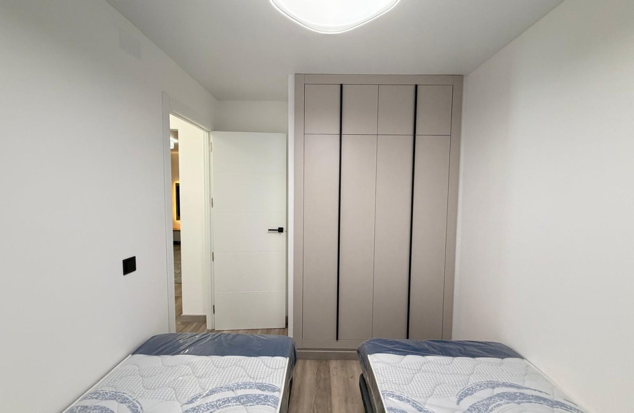 Resale - Town House -
Torrevieja - Miramar - Torre Del Moro