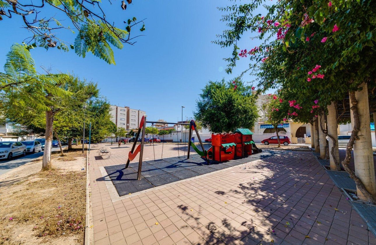 Resale - Town House -
Torrevieja - Nueva Torrevieja