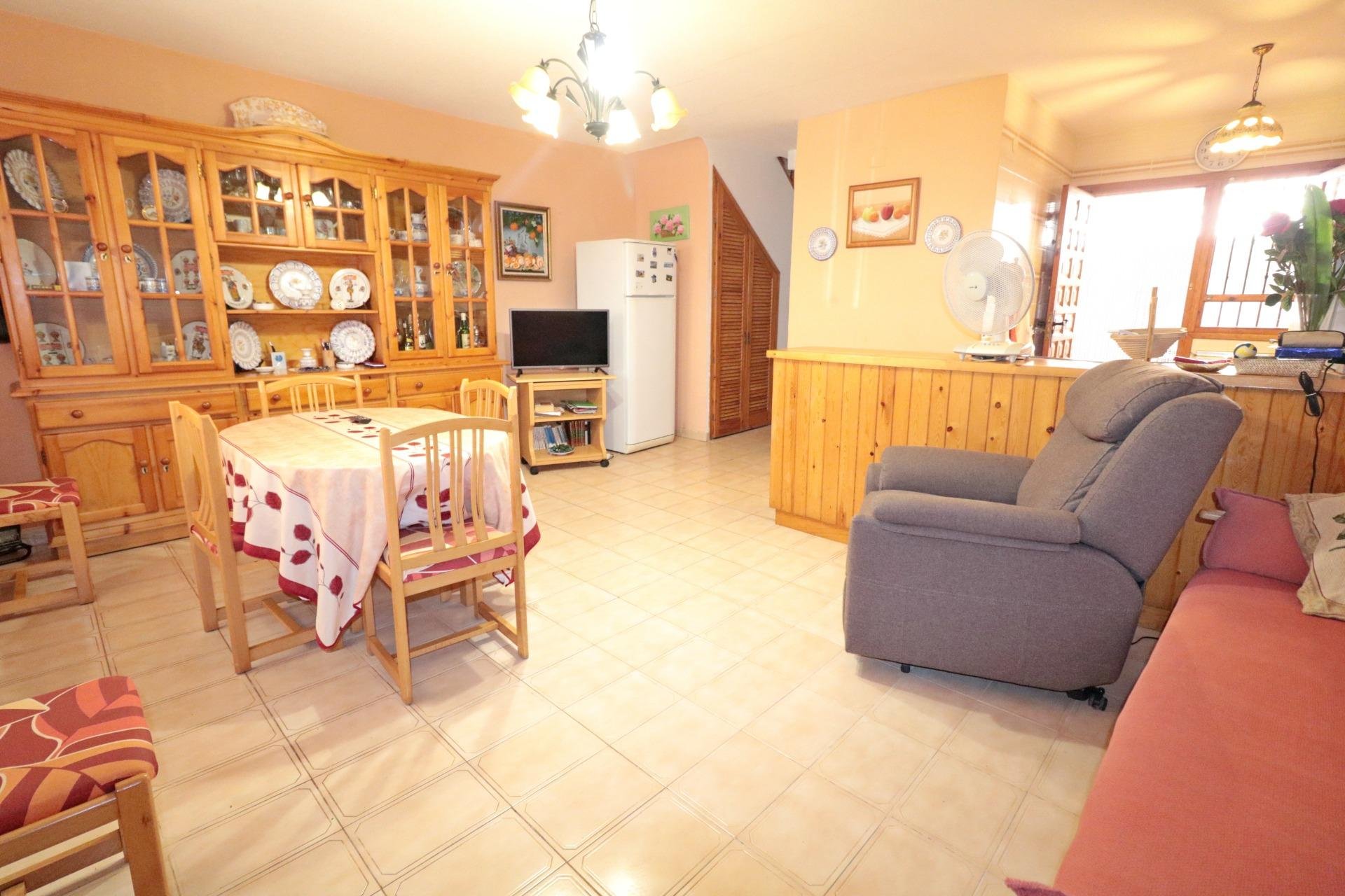 Resale - Town House -
Torrevieja - Playa De Los Naufragos