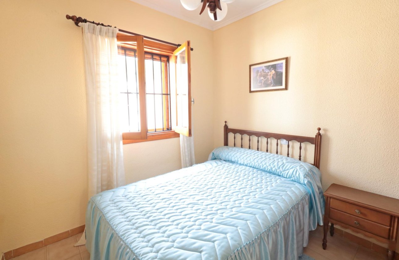 Resale - Town House -
Torrevieja - Playa De Los Naufragos
