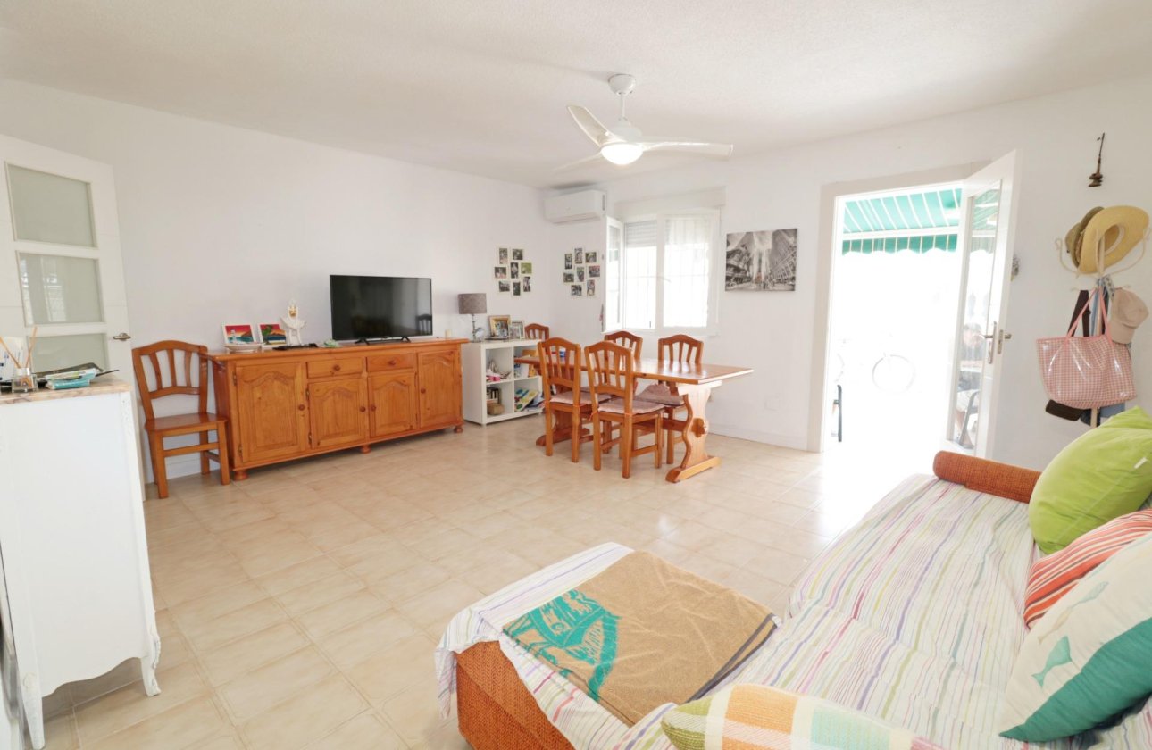 Resale - Town House -
Torrevieja - Playa De Los Naufragos
