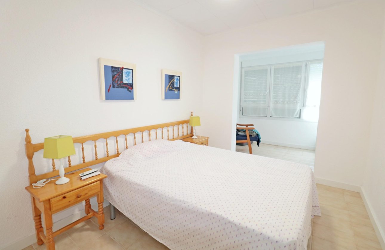 Resale - Town House -
Torrevieja - Playa De Los Naufragos