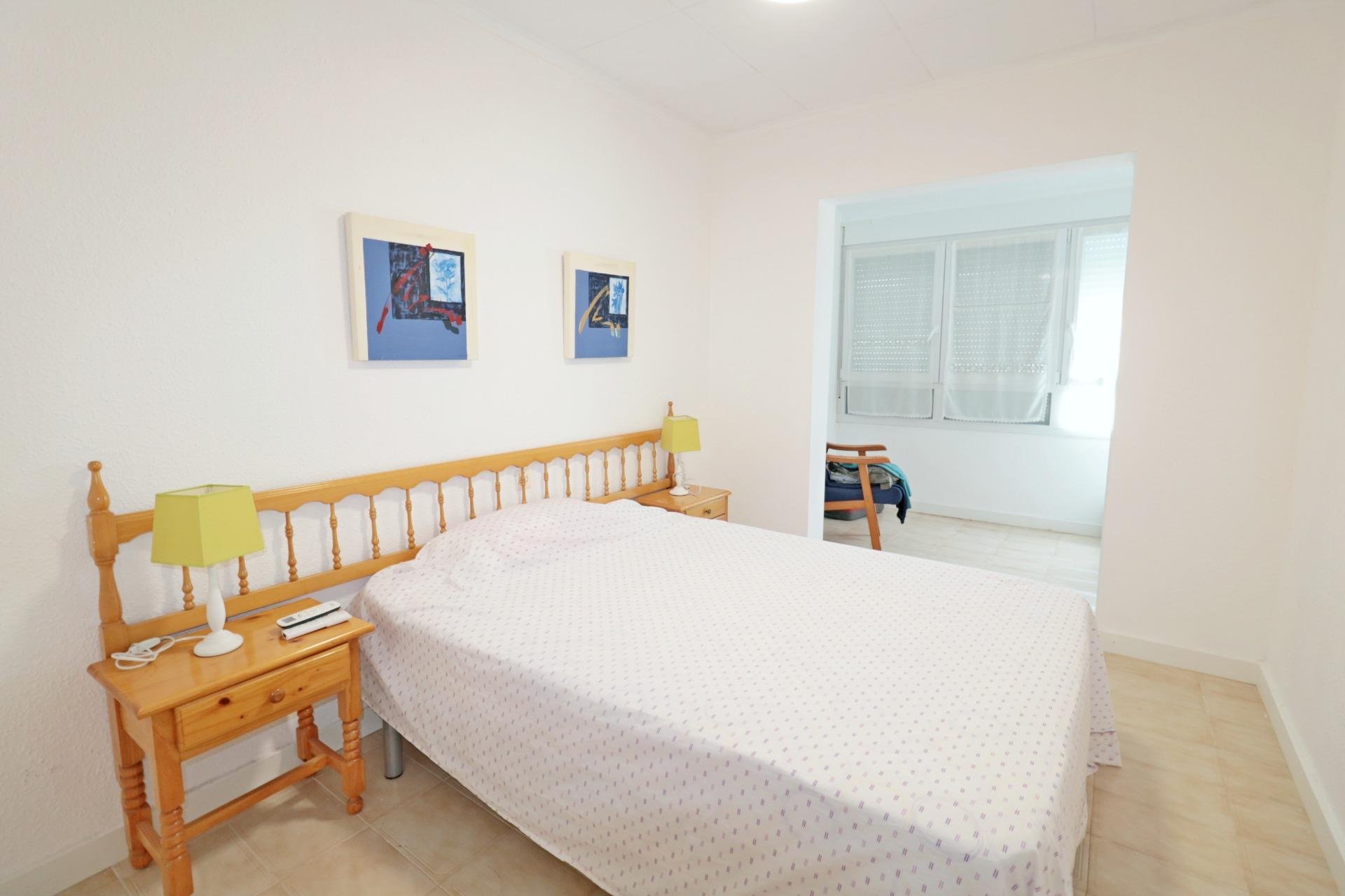 Resale - Town House -
Torrevieja - Playa De Los Naufragos