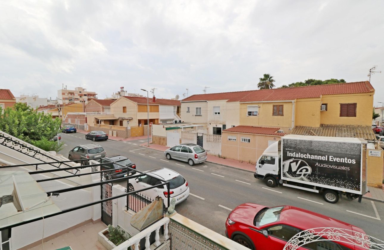 Resale - Town House -
Torrevieja - Playa De Los Naufragos
