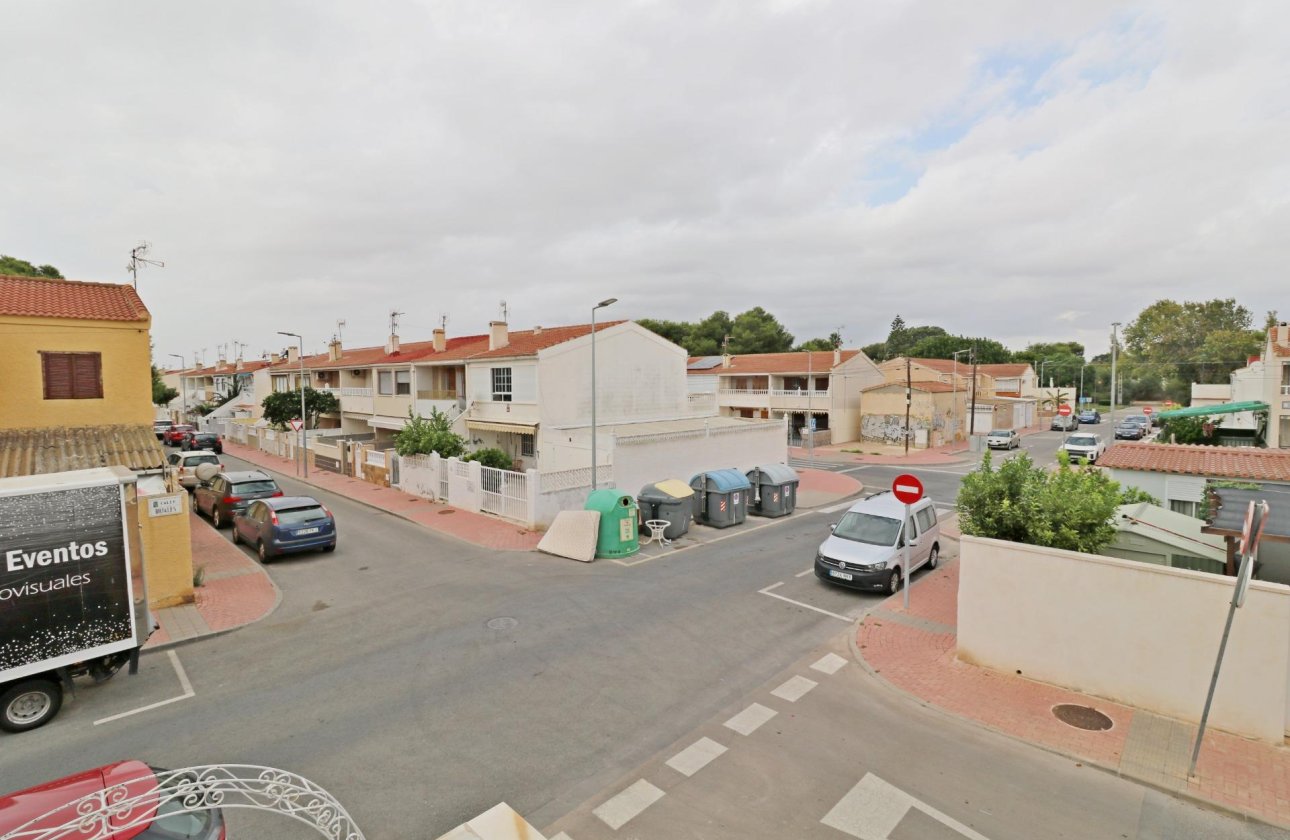 Resale - Town House -
Torrevieja - Playa De Los Naufragos
