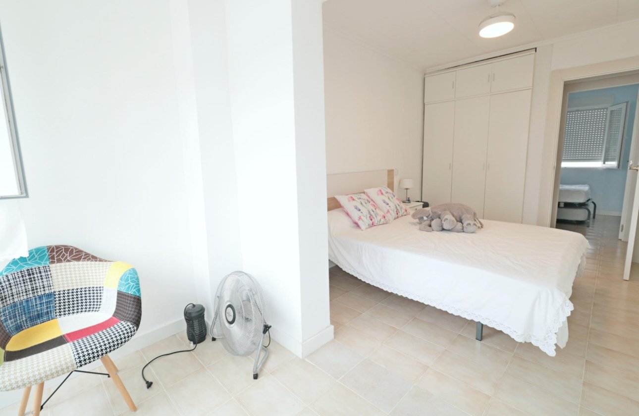 Resale - Town House -
Torrevieja - Playa De Los Naufragos