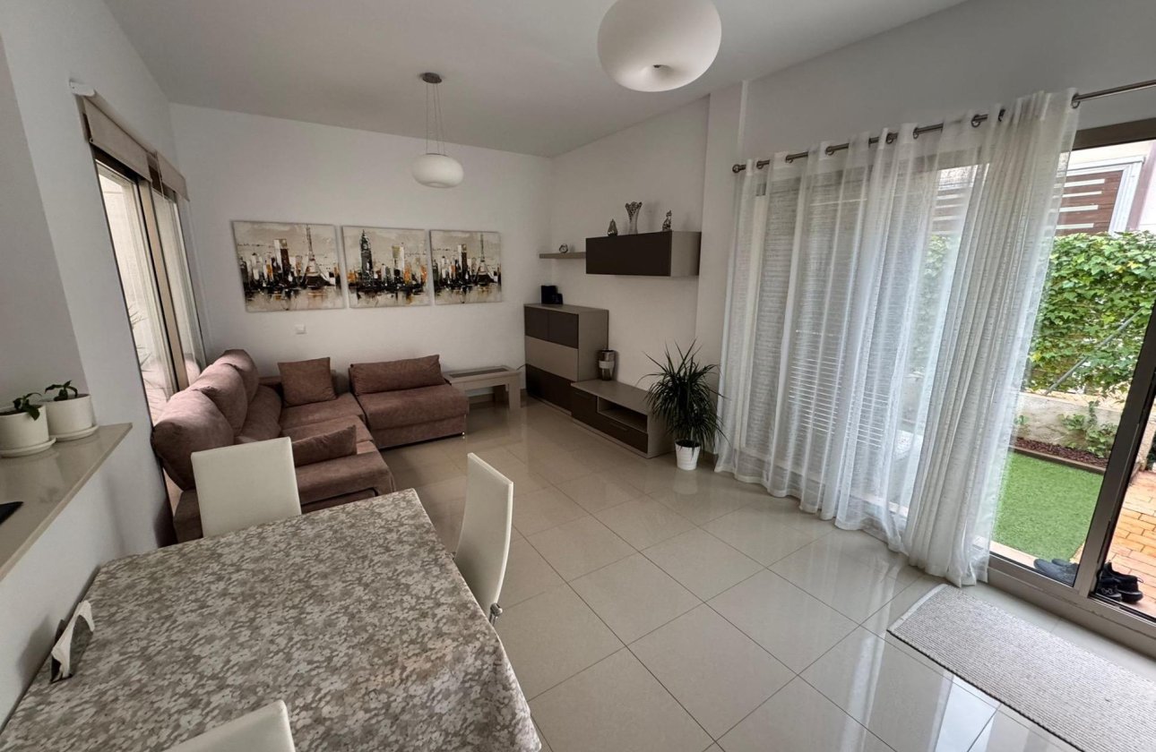 Resale - Town House -
Torrevieja - Punta Prima