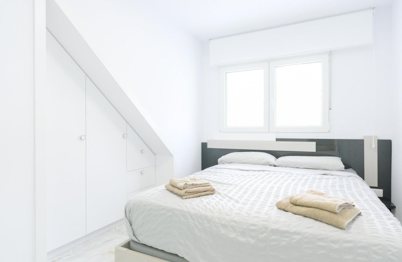 Resale - Town House -
Torrevieja - Punta Prima