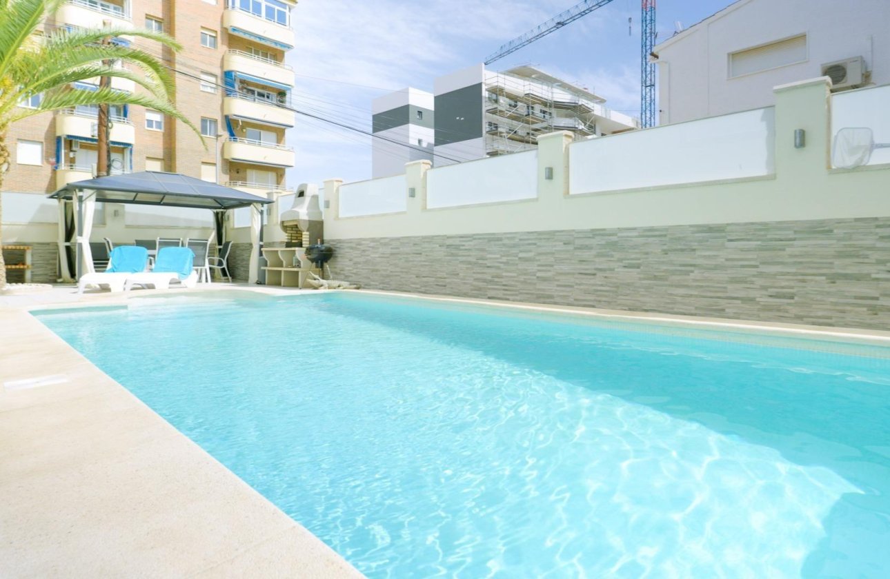 Resale - Town House -
Torrevieja - Punta Prima