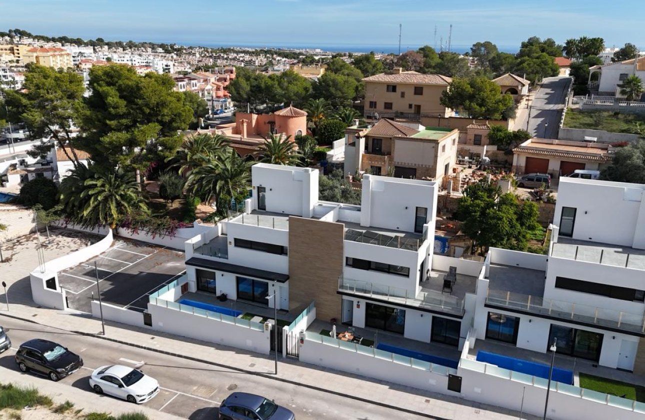 Resale - Town House -
Villamartin - Costa Blanca