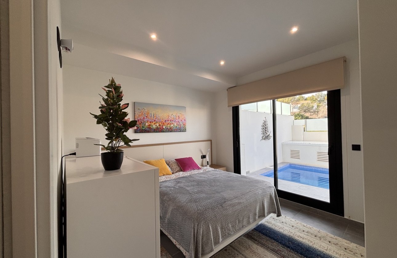 Resale - Town House -
Villamartin - Costa Blanca