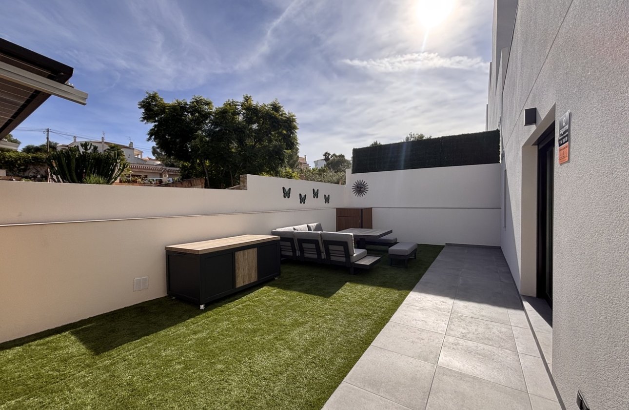 Resale - Town House -
Villamartin - Costa Blanca