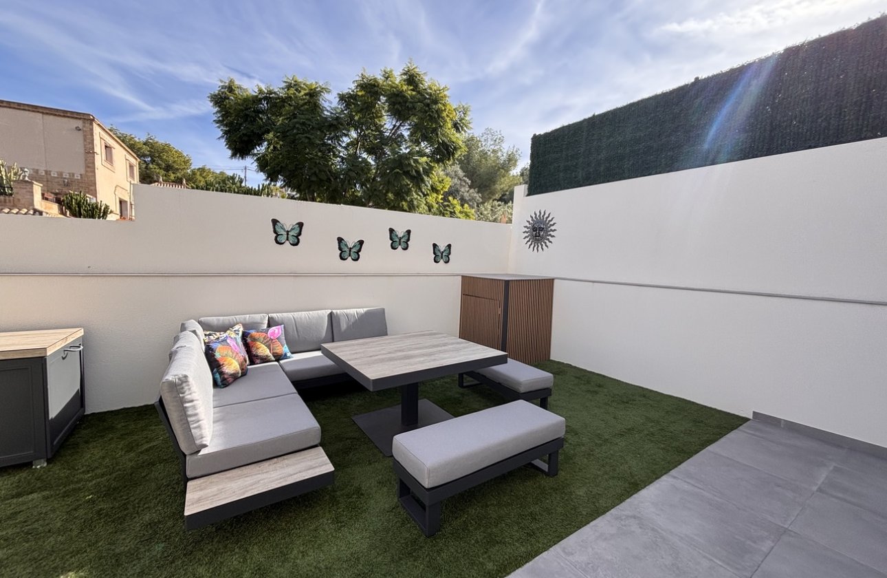 Resale - Town House -
Villamartin - Costa Blanca