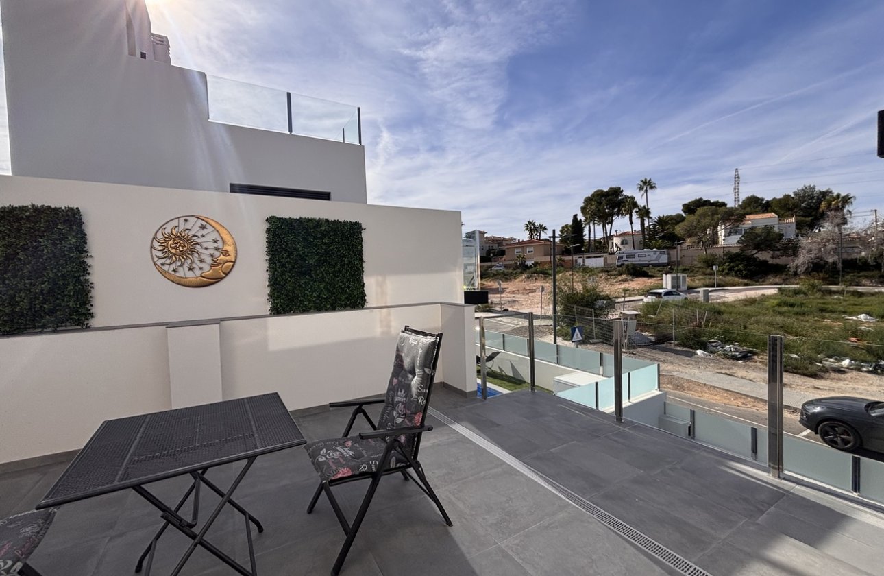 Resale - Town House -
Villamartin - Costa Blanca