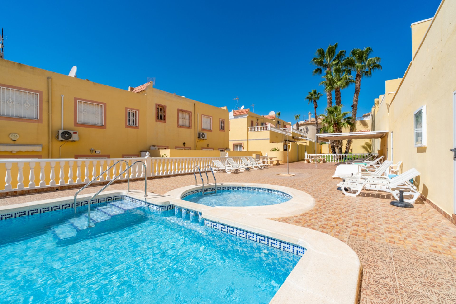 Resale - Town House -
Villamartin - Costa Blanca