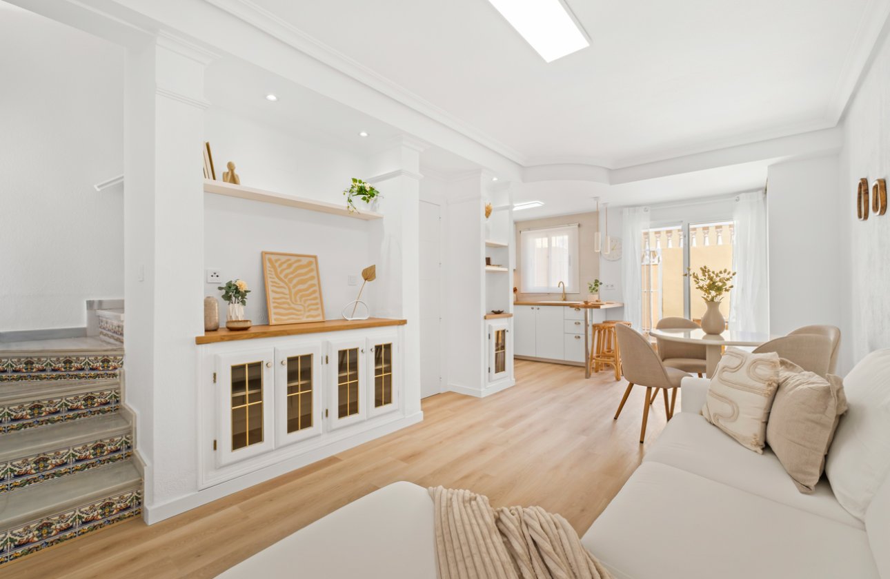 Resale - Town House -
Villamartin - Costa Blanca