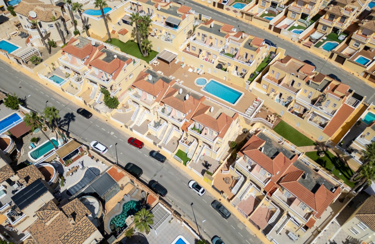 Resale - Town House -
Villamartin - Costa Blanca