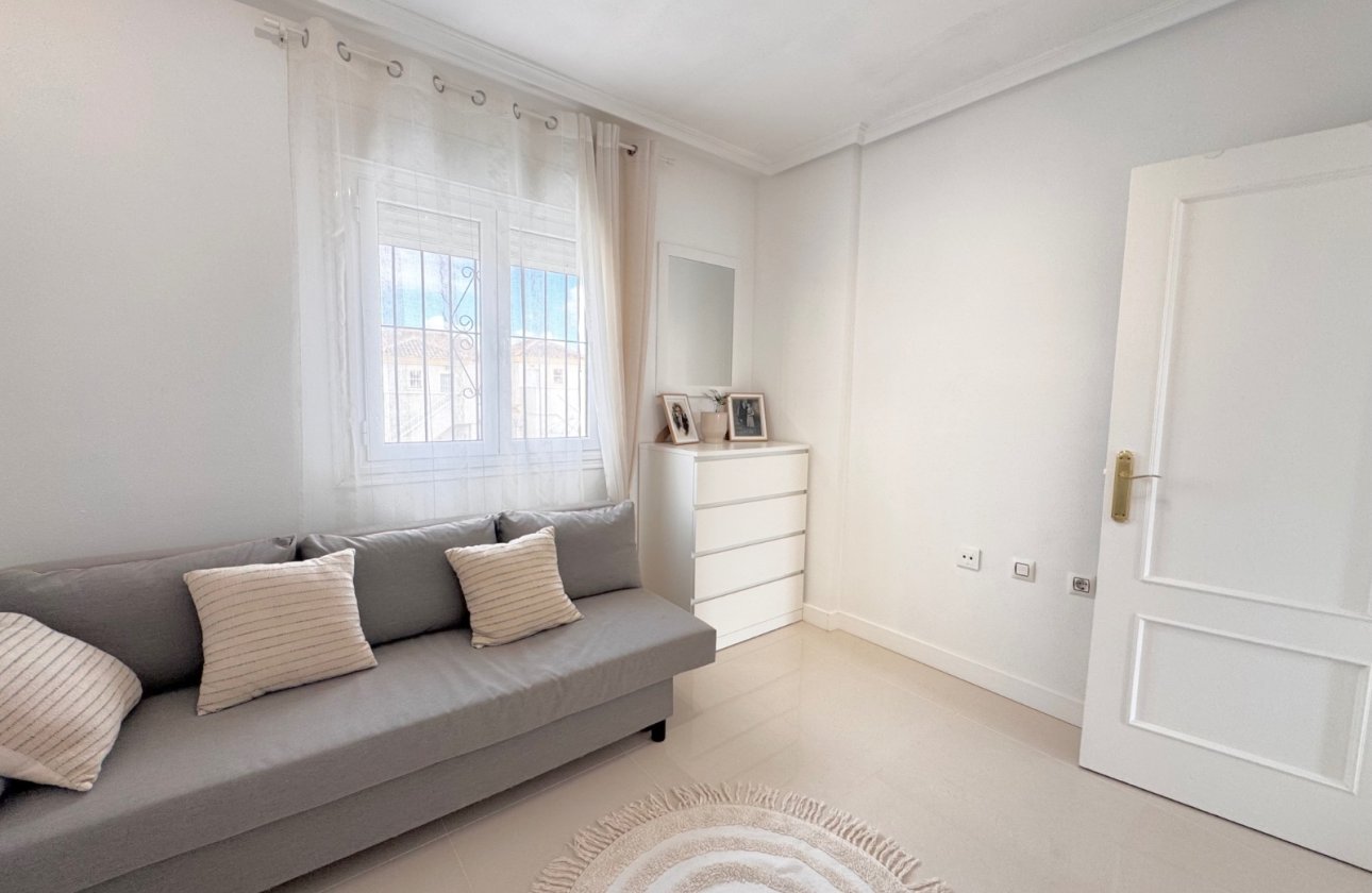 Resale - Villa -
Algorfa