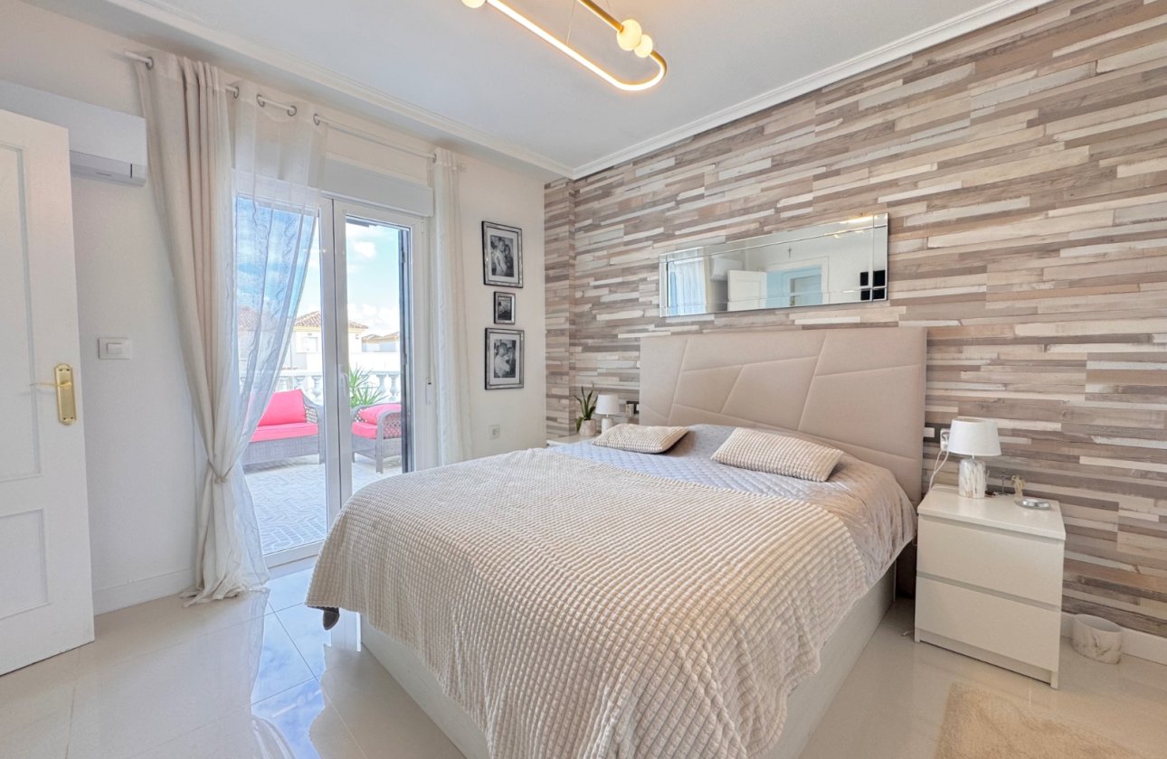 Resale - Villa -
Algorfa