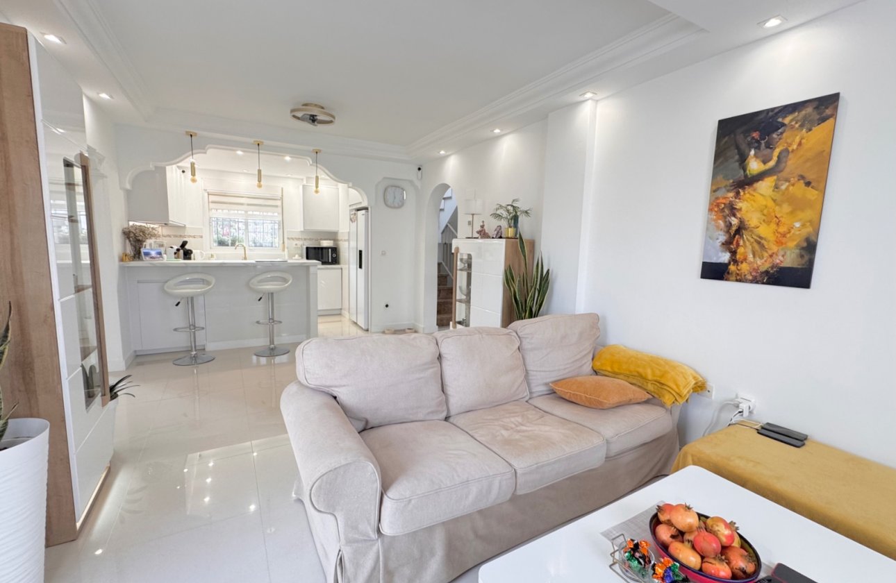 Resale - Villa -
Algorfa