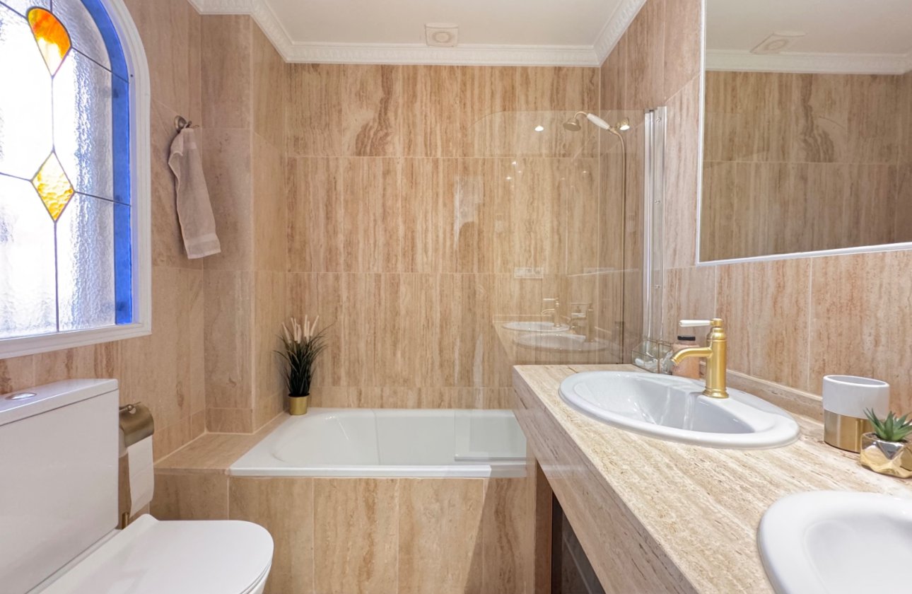 Resale - Villa -
Algorfa