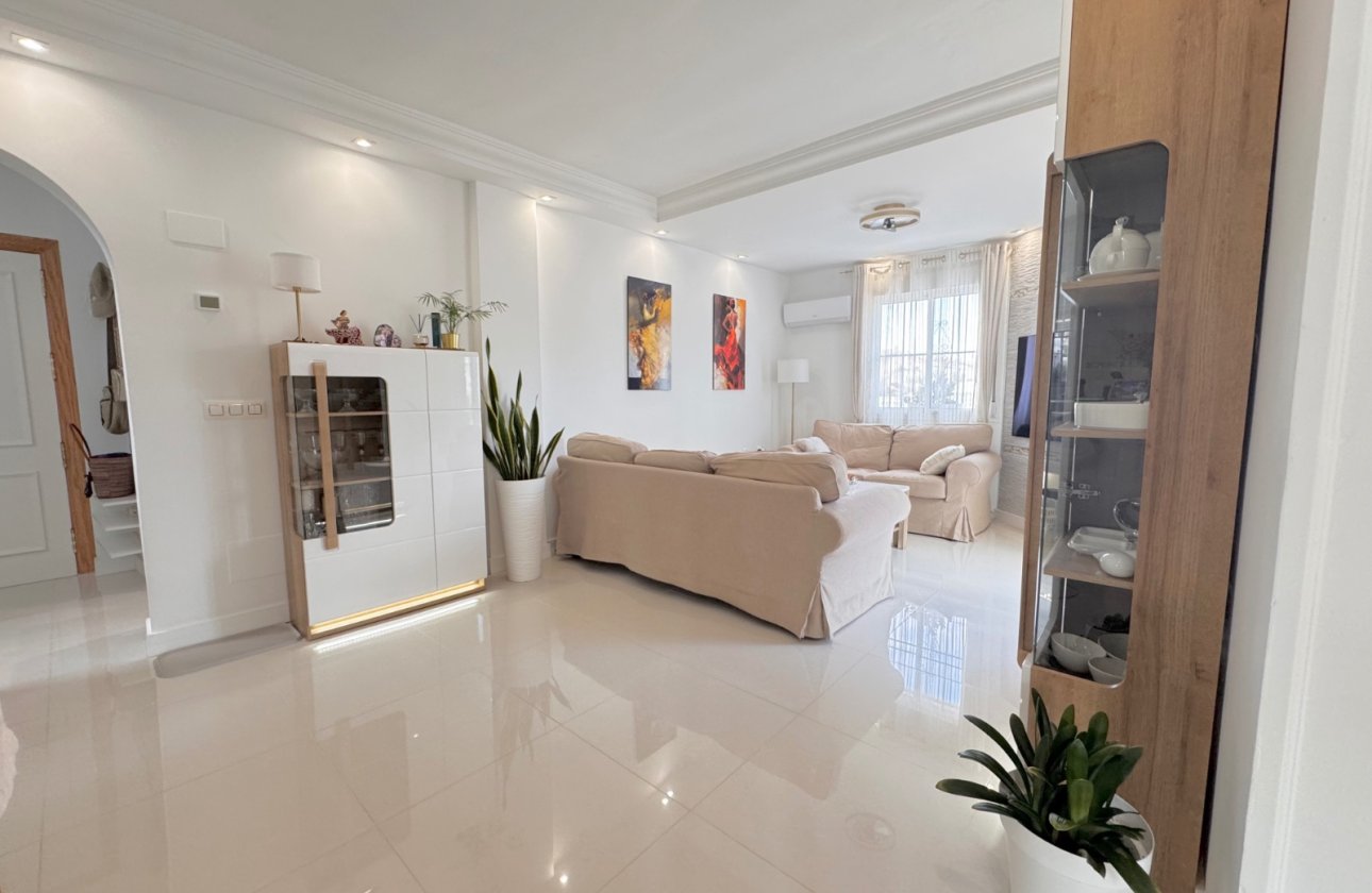 Resale - Villa -
Algorfa