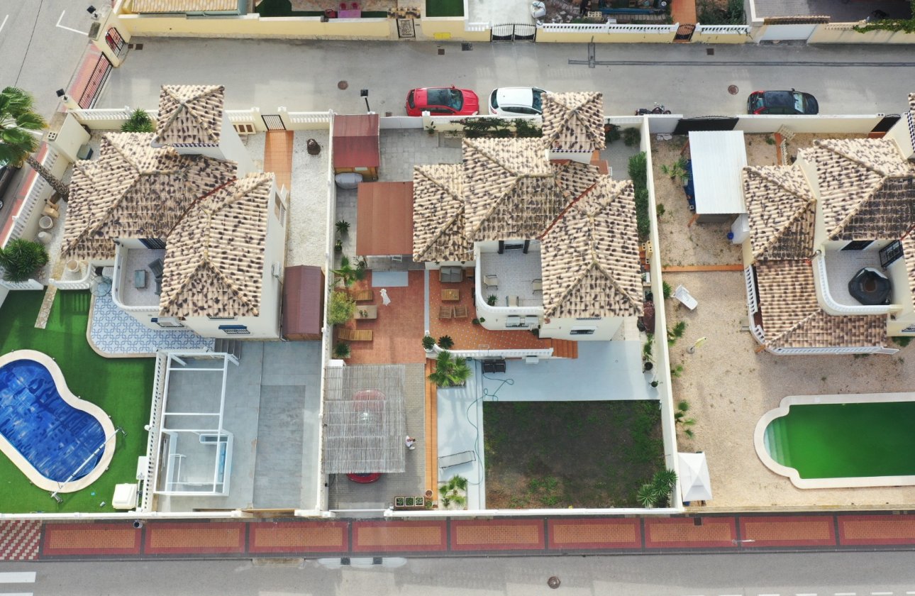 Resale - Villa -
Algorfa