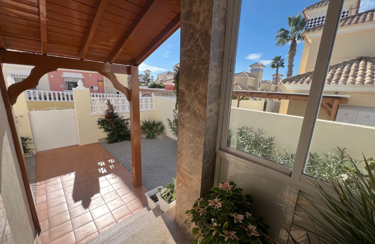 Resale - Villa -
Algorfa