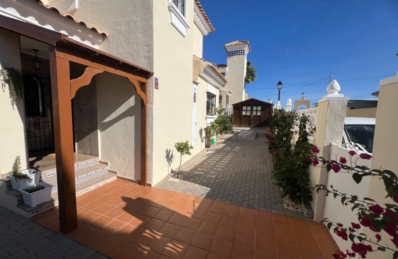 Resale - Villa -
Algorfa