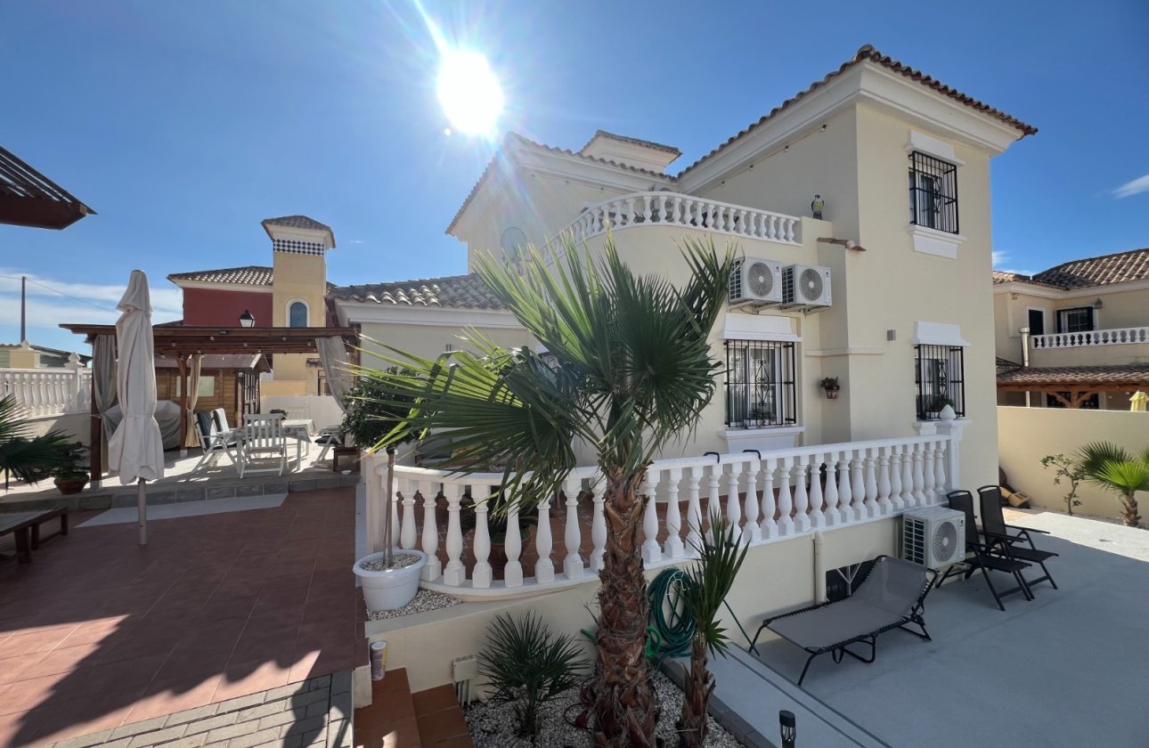 Resale - Villa -
Algorfa