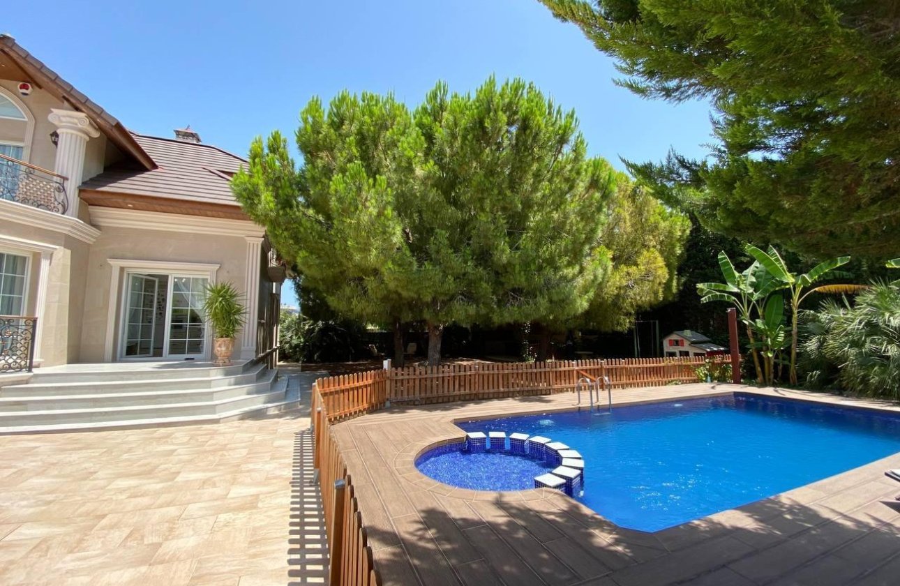 Resale - Villa -
Benijofar - Ciudad Quesada