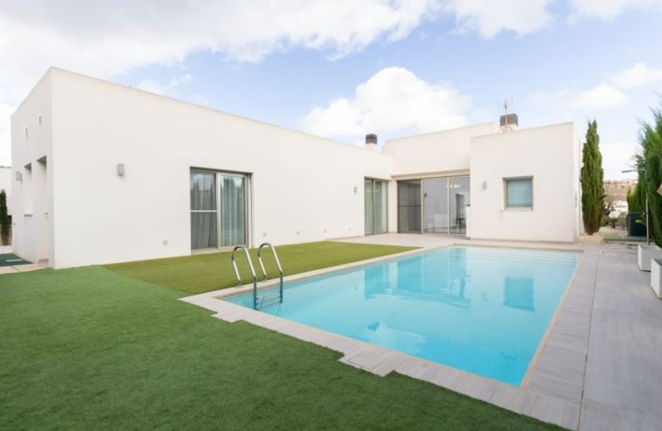 Resale - Villa -
Benijofar - Costa Blanca