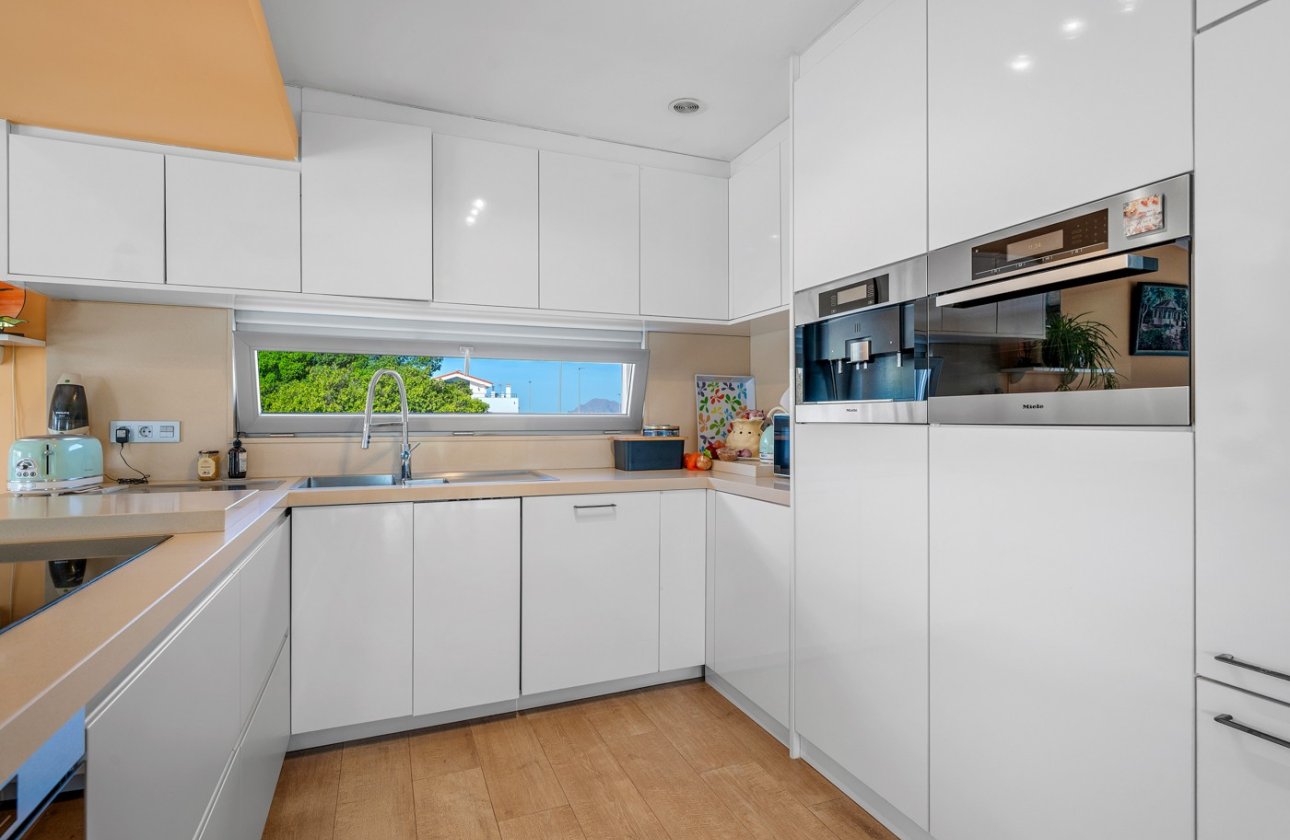 Resale - Villa -
Benijofar - Costa Blanca