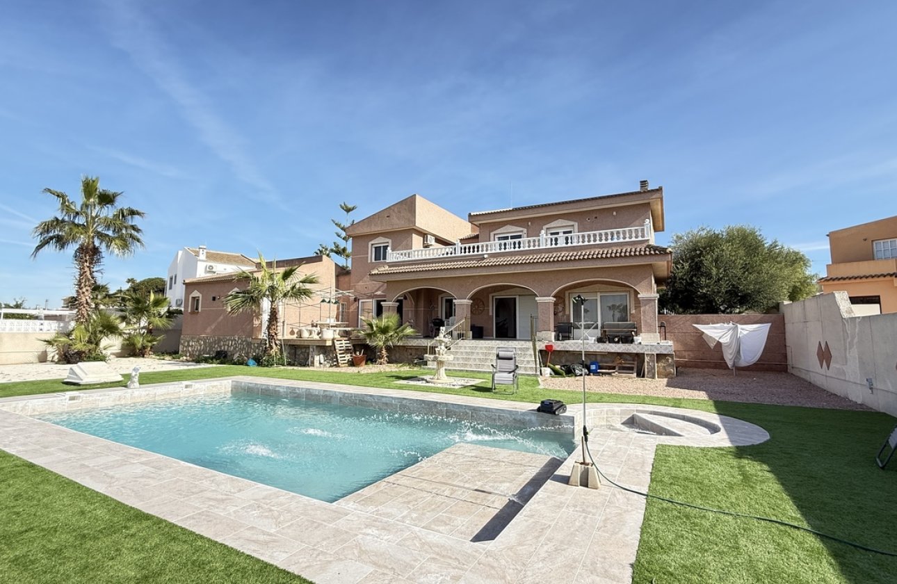 Resale - Villa -
Benijofar - Costa Blanca