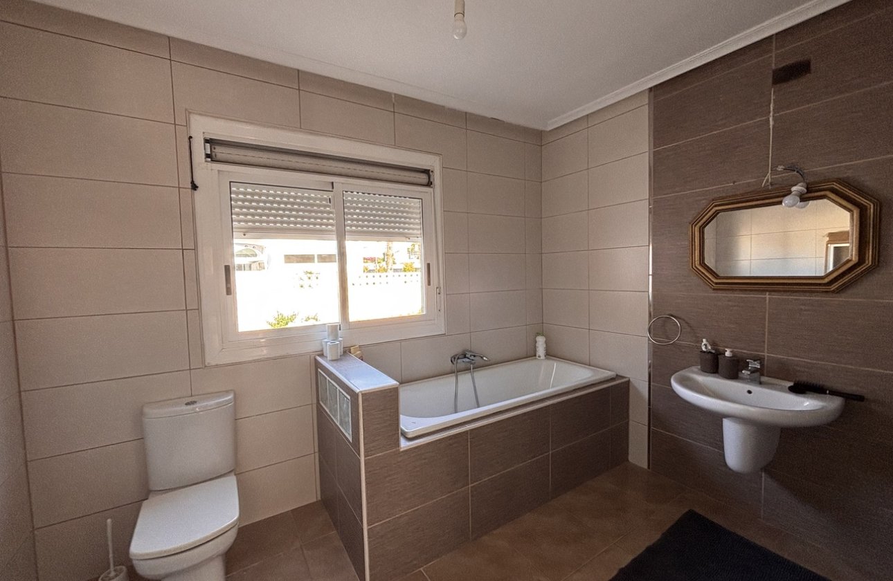 Resale - Villa -
Benijofar - Costa Blanca