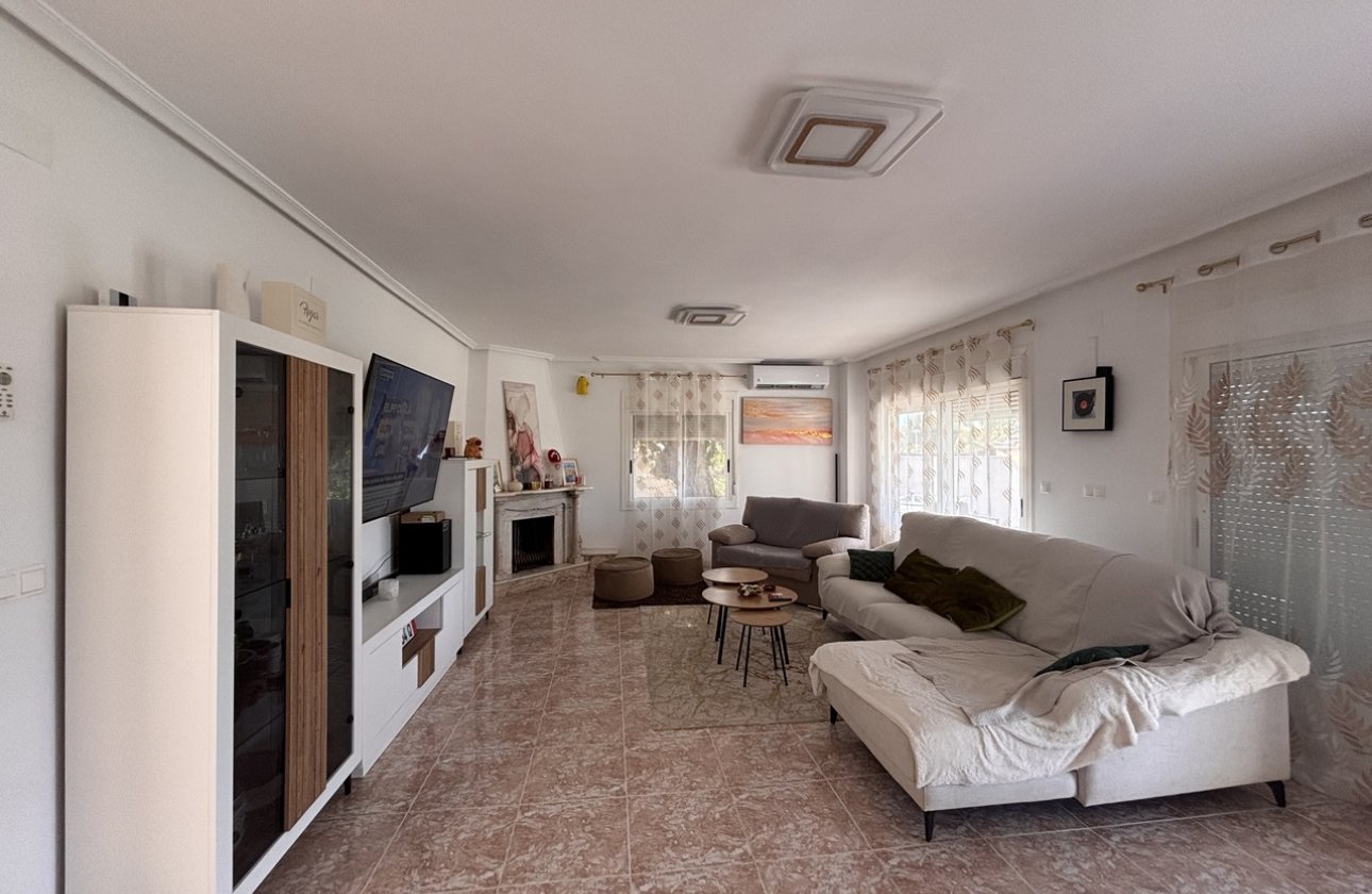 Resale - Villa -
Benijofar - Costa Blanca