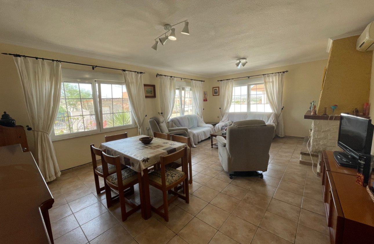 Resale - Villa -
Benijofar - Costa Blanca