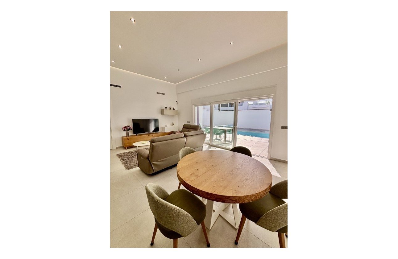 Resale - Villa -
Benijofar - Costa Blanca