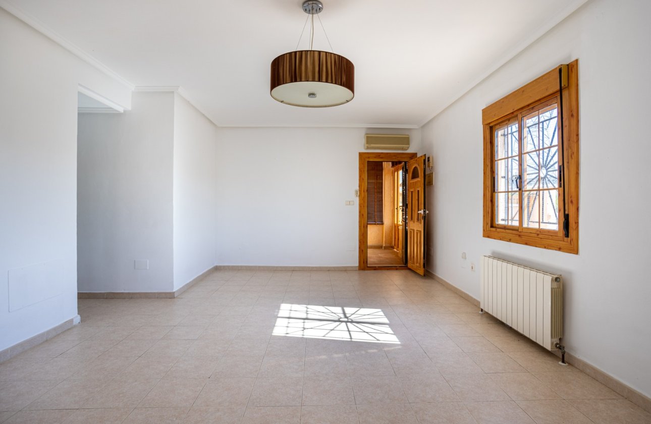 Resale - Villa -
Benijofar - Costa Blanca