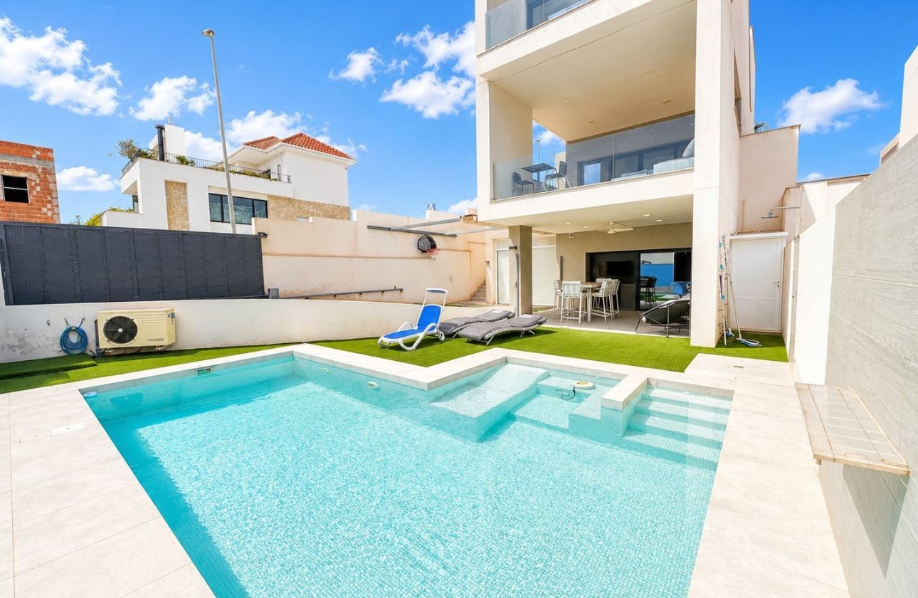 Resale - Villa -
Benijofar - Costa Blanca