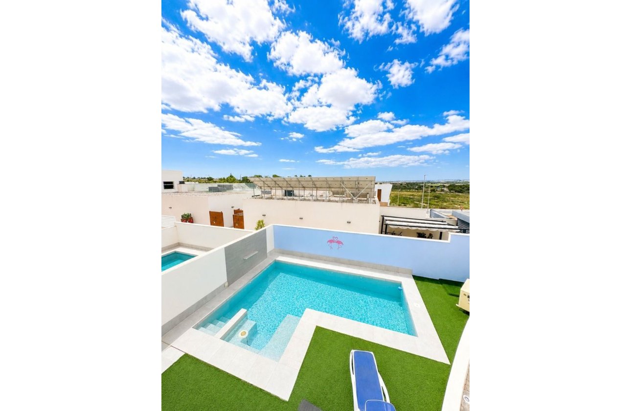 Resale - Villa -
Benijofar - Costa Blanca