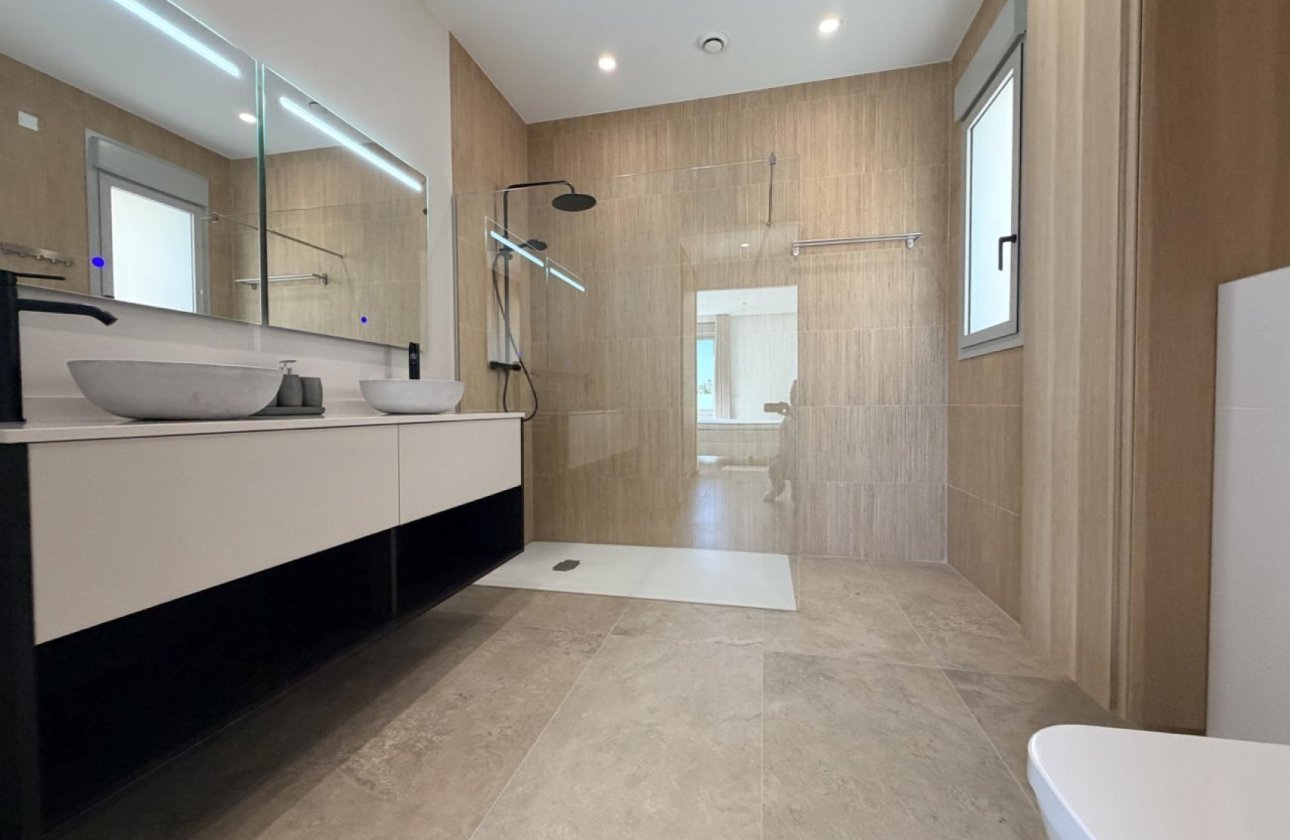 Resale - Villa -
Benijofar - Costa Blanca