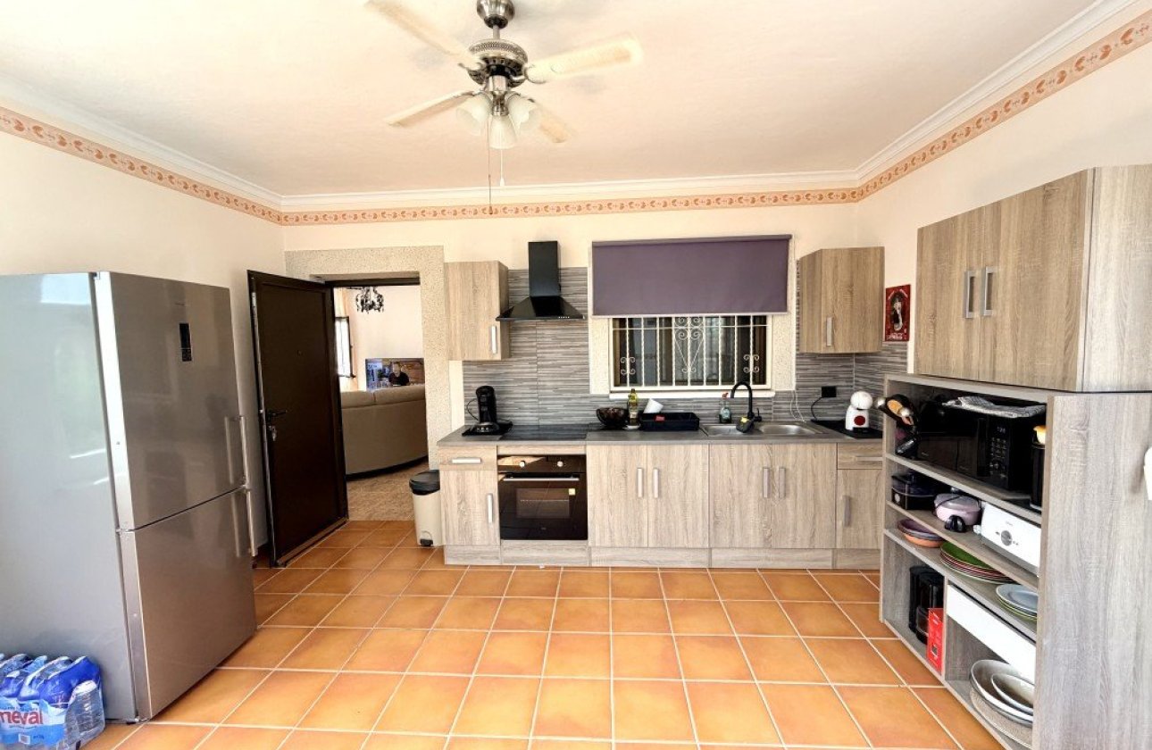 Resale - Villa -
Benijofar - Costa Blanca