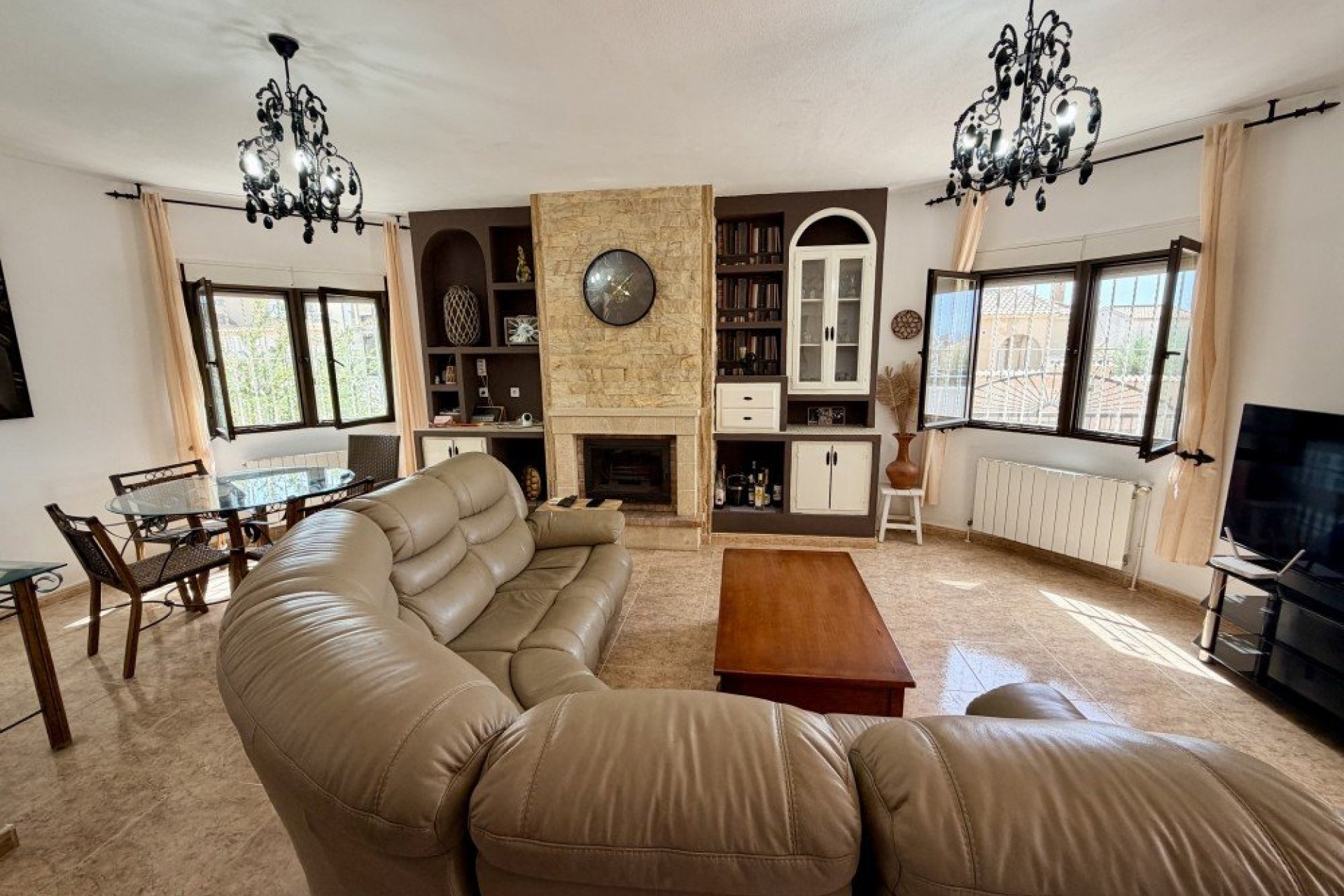 Resale - Villa -
Benijofar - Costa Blanca