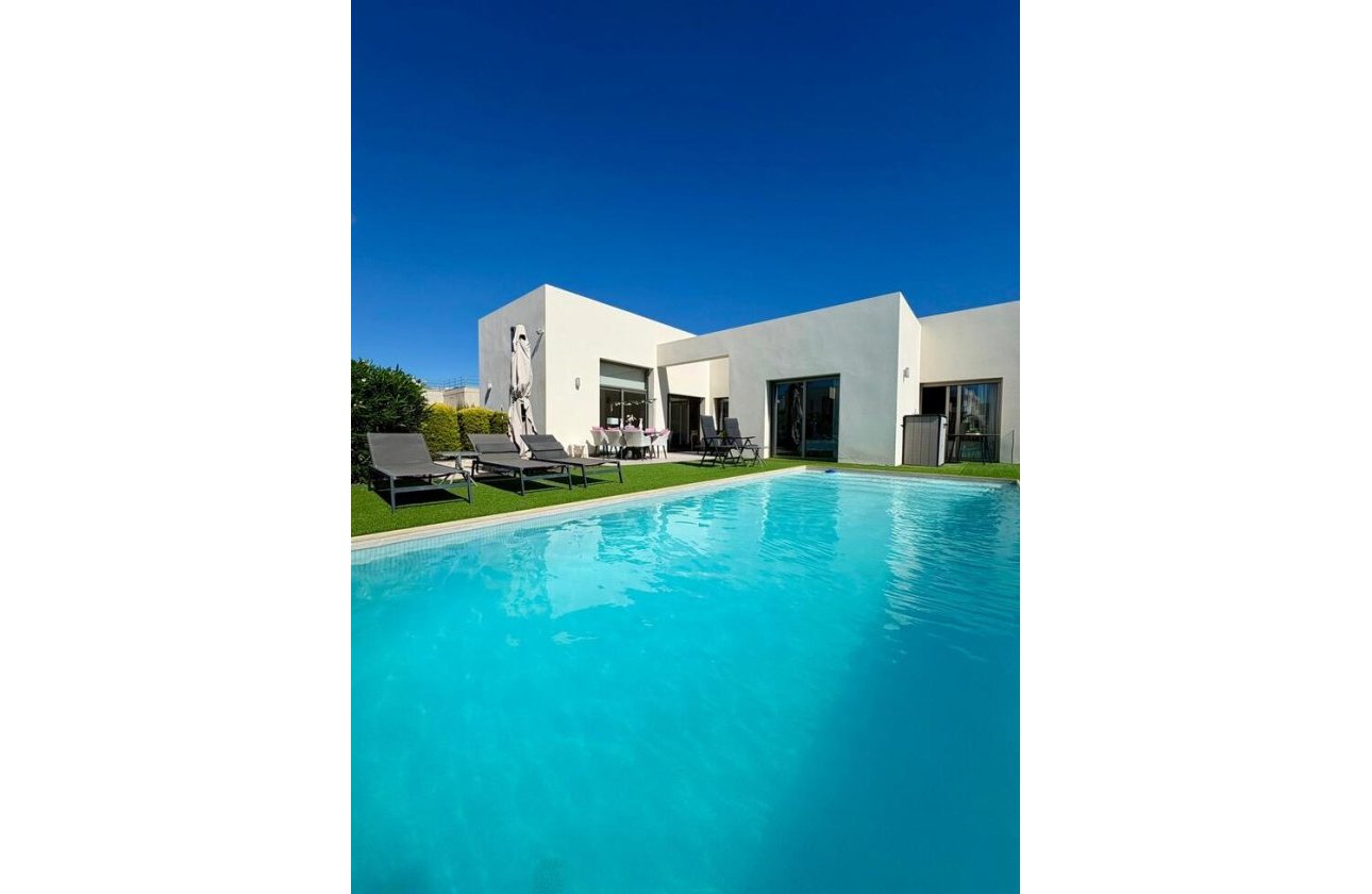 Resale - Villa -
Benijofar - Costa Blanca