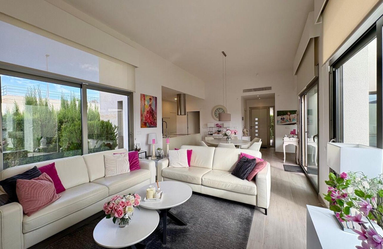 Resale - Villa -
Benijofar - Costa Blanca